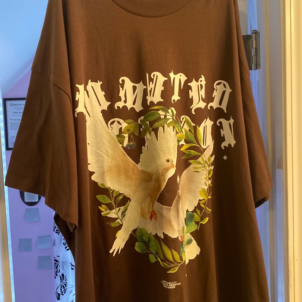 A 2XL shirt